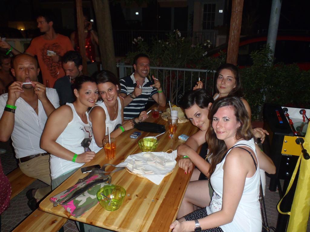 Jammin' Riccione Beach & Fun Hotel Exterior foto