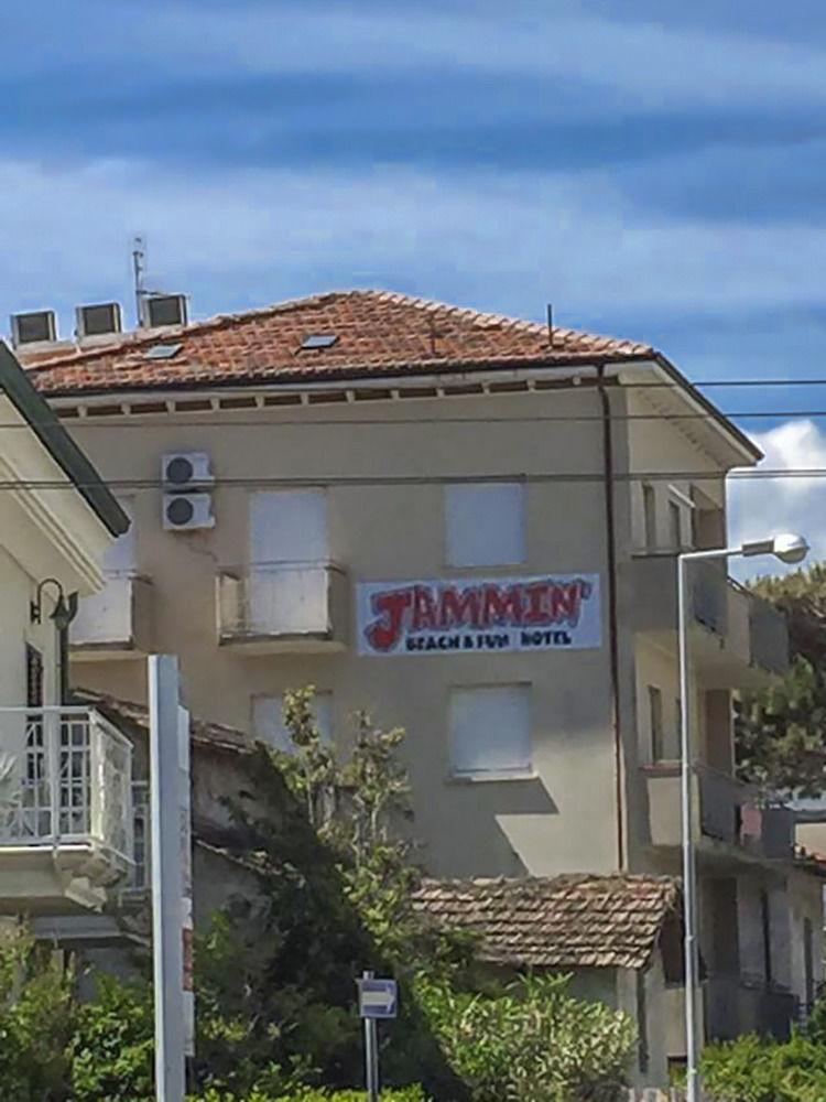 Jammin' Riccione Beach & Fun Hotel Exterior foto